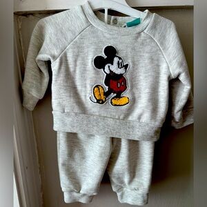 Disney baby, 0-3months. Grey sweater outfit